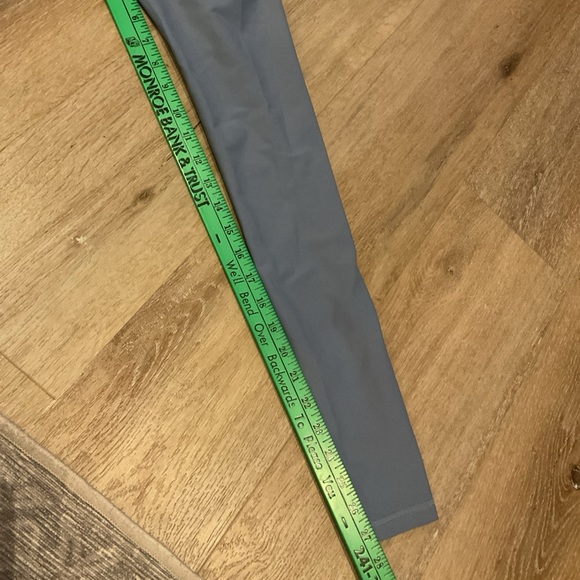 Old Navy Active Go Dry - Blue Leggings - Ladies Size Small - Picture 9 of 9